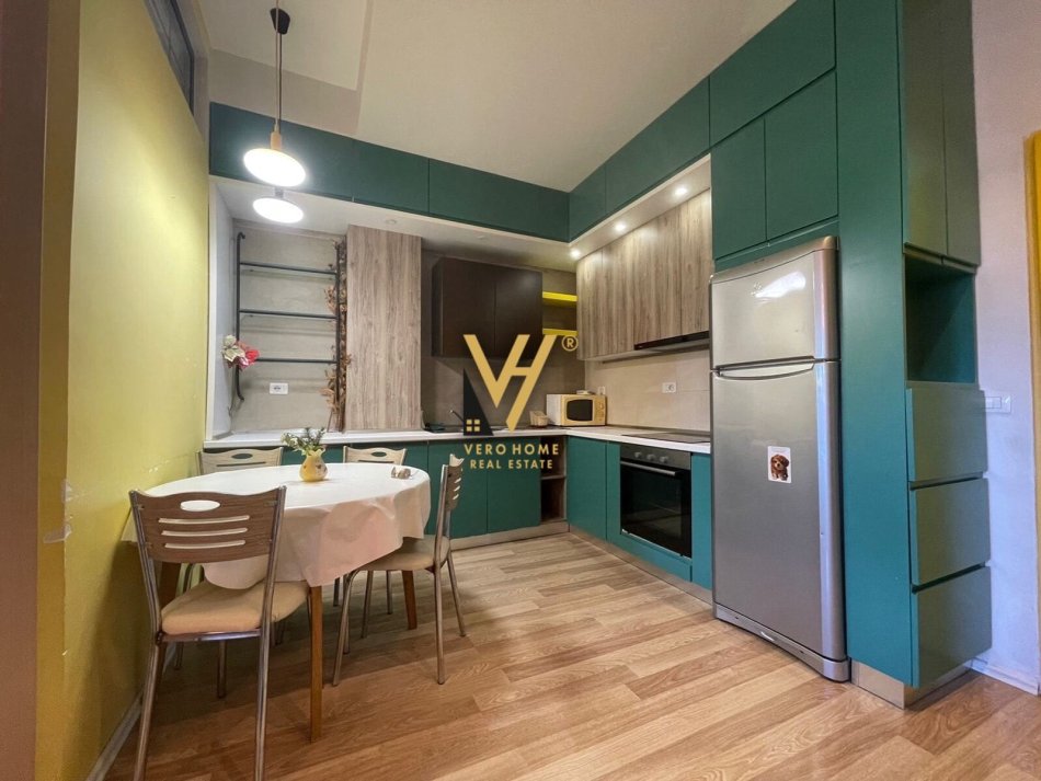 Tirane, jepet me qera apartament 1+1+Ballkon Kati 1, 67 m² 600 € (KODRA E DIELLIT 2)
