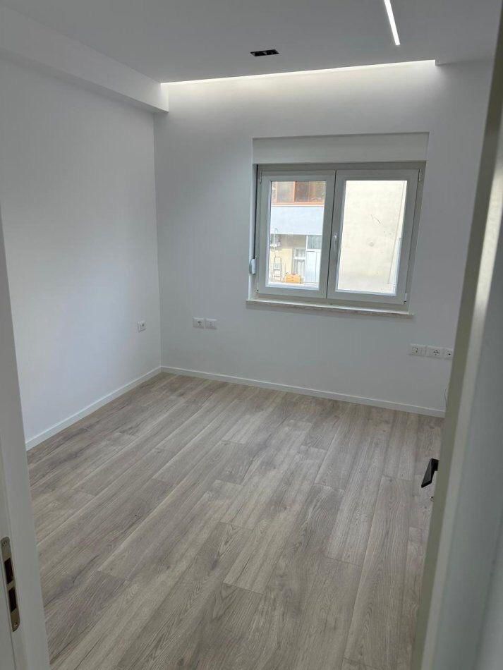 Tirane, jepet me qera apartament 2+1 Kati 3, 62 m² 800 € (Blllok)