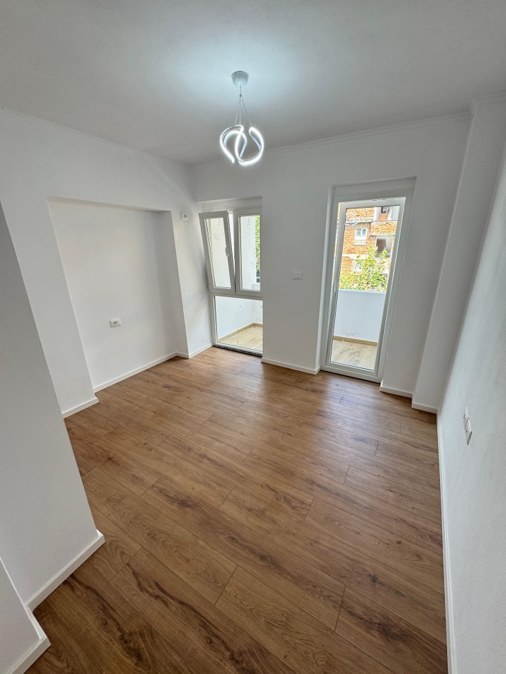 Tirane, shitet apartament 2+1 Kati 4, 64 m² 169.000 € (rruga e kavajes)