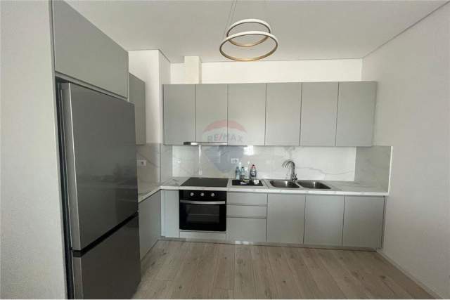 Tirane, jepet me qera apartament 2+1+BLK Kati 5, 120 m² 600 Euro (Rruga e Kavajes)
