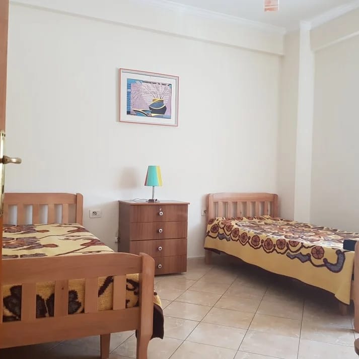 Tirane, jepet me qera apartament 2+1+Ballkon Kati 2, 115 m² 500 € (don bosko , prane viva market)