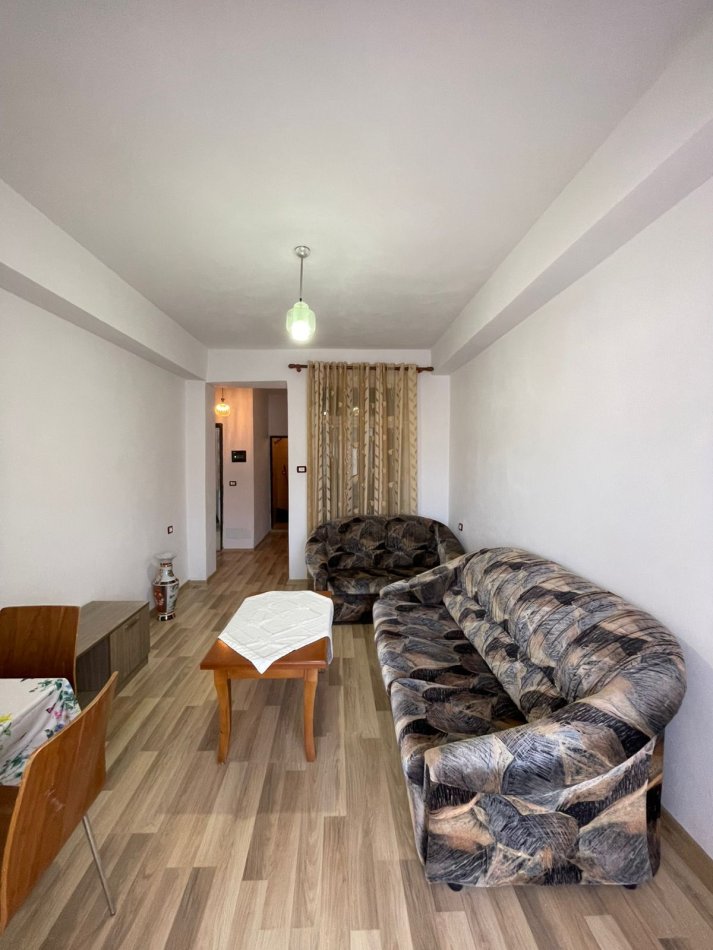 Durres, shitet apartament 2+1+Ballkon Kati 4, 70 m² 95.000 € (Stacioni Trenit Durres)
