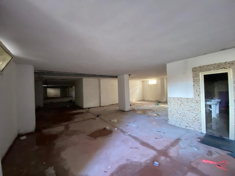 Durres, jepet me qera magazine Kati -1, 53 m² 260.000 € (Lagja 13, Durres)