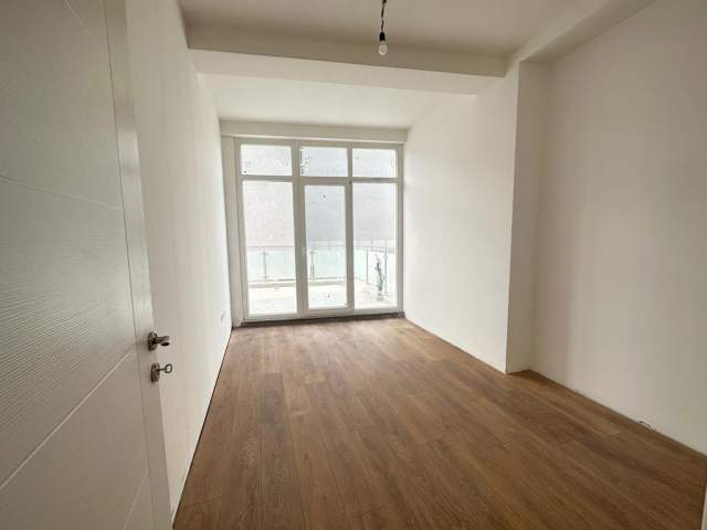Tirane, jepet me qera ambjent biznesi Kati 5, 130 m² 1.300 Euro (Tish Dahia)
