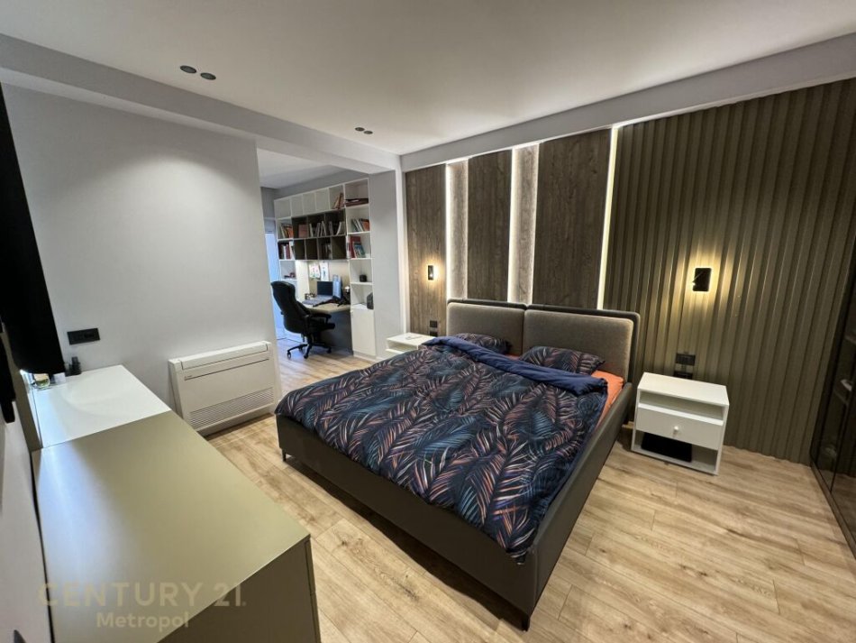 Tirane, shitet 2+1 Kati 9, 123 m² 290.000 € (apartament 2+1 me post parlkimi ne Myslym Shyri)