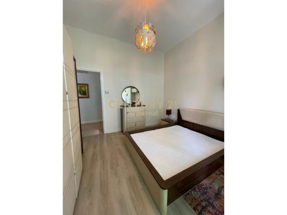 Tirane, jepet me qera apartament 1+1+Aneks Kati 2, 75 m² 500 € (rruga Bardhyl)