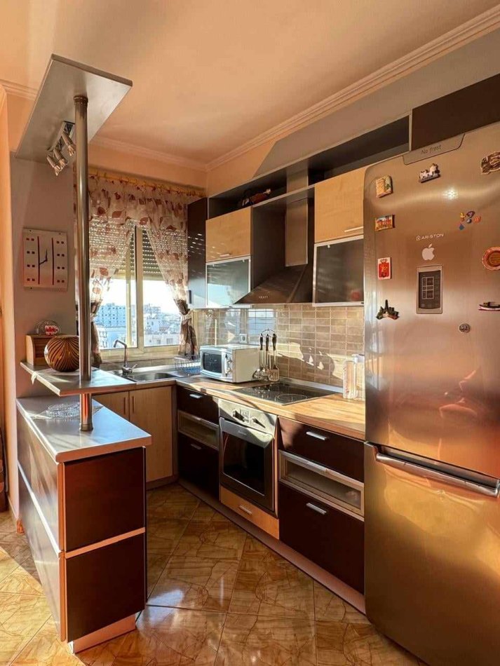 Durres, jepet me qera 2+1 Kati 8, 70 m² 350 € (Plazh,Durres)