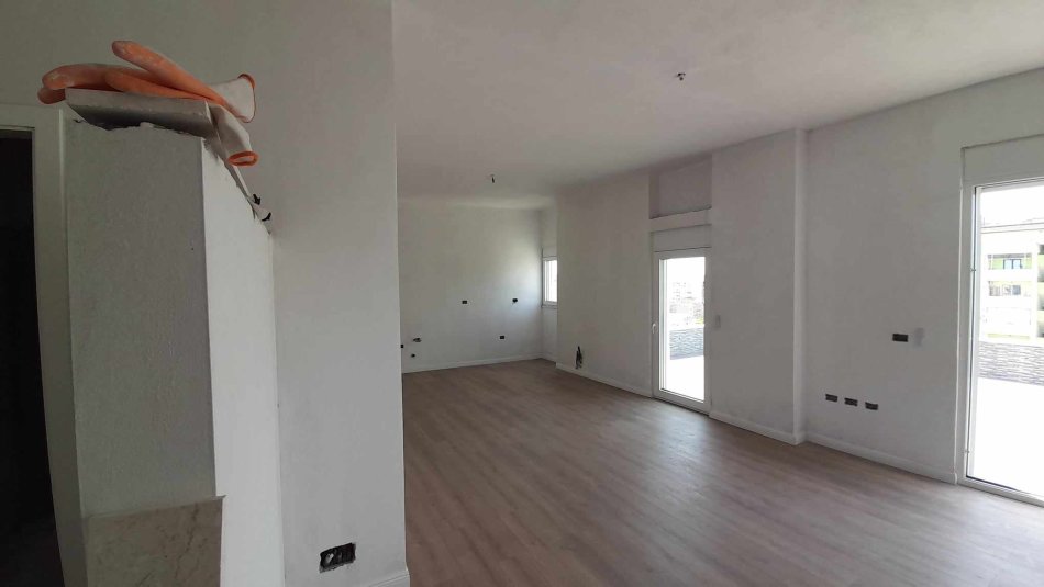 Durres, shes apartament 2+1 Kati 8, 200.000 € (Durres)