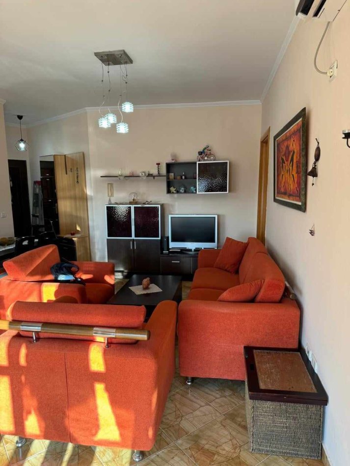 Durres, jepet me qera 2+1 Kati 8, 70 m² 350 € (Plazh,Durres)