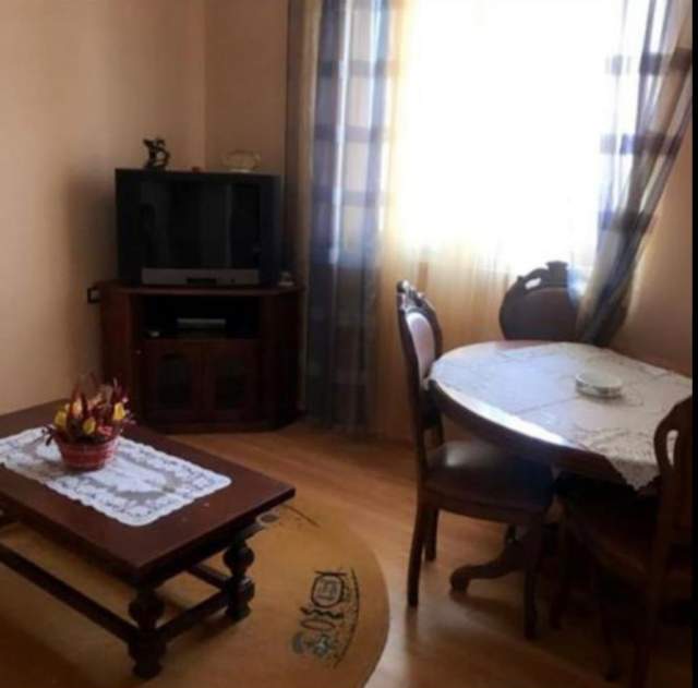 Tirane, jepet me qera apartament 2+1 Kati 3, 400 Euro (Kongresi i Manastirit)