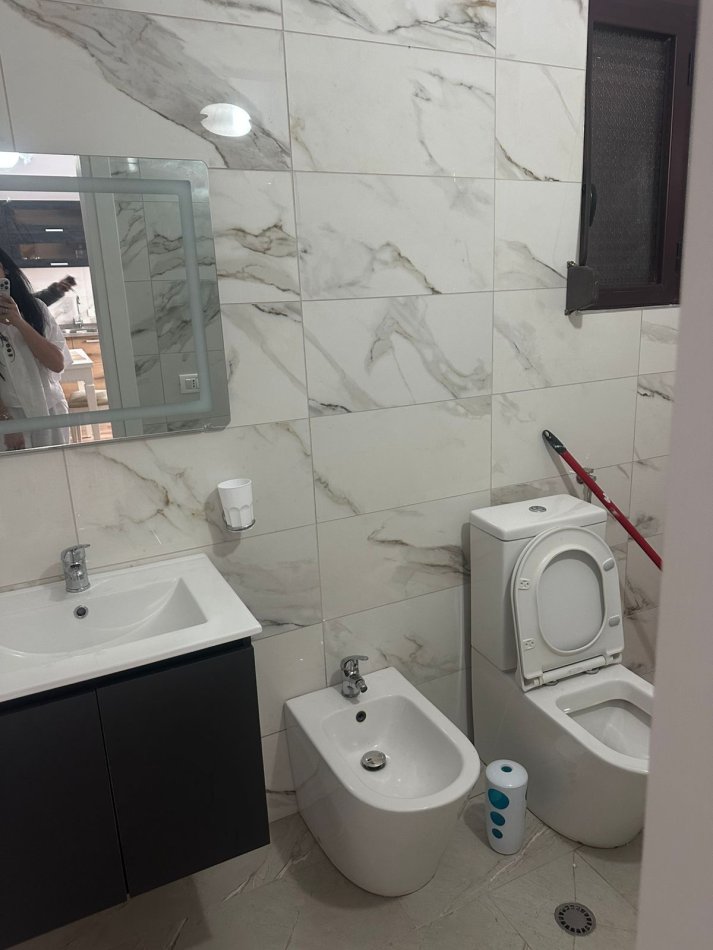 Durres, jepet me qera Vile 1+1 Kati 2, 70 m² 400 € (Prane Muzeumit)