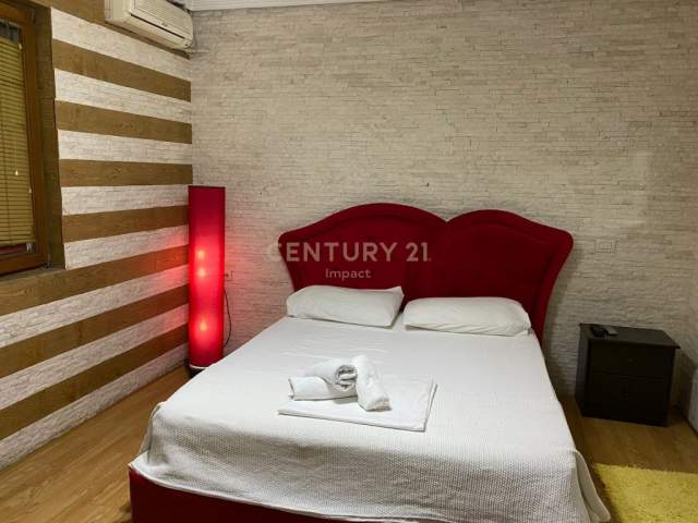 Tirane, jepet me qera hotel Kati 1, 883 m² 2.500 Euro