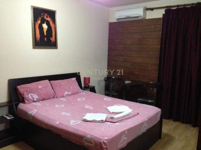 Tirane, jepet me qera hotel Kati 1, 883 m² 2.500 Euro