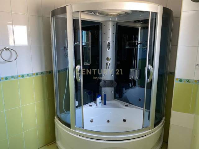 Tirane, jepet me qera hotel Kati 1, 883 m² 2.500 Euro