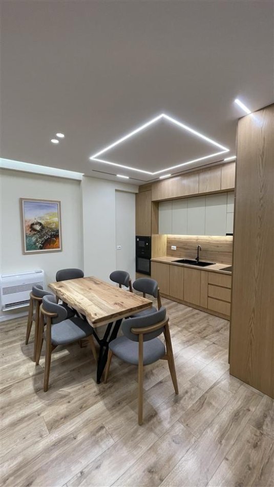 Tirane, jepet me qera apartament 2+1 Kati 4, 96 m² 1.800 € (liqeni i thate)