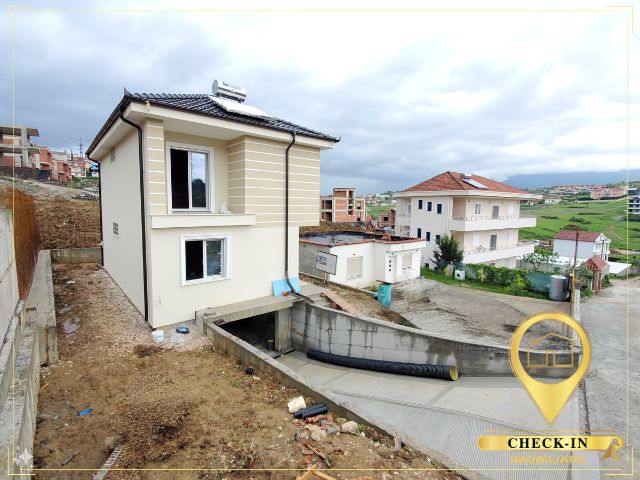 Tirane, shitet Vile 2 Katshe Kati 0, 225 m² 405.000 € (Sauk)