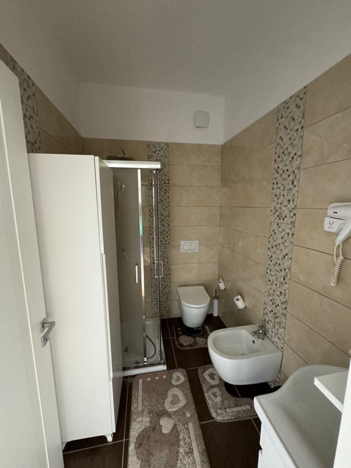 Karpen, shitet Vile ne plazh 4+1+Aneks+Ballkon Kati 2, 500 m² 800.000 € (Karpen,Kavaje)
