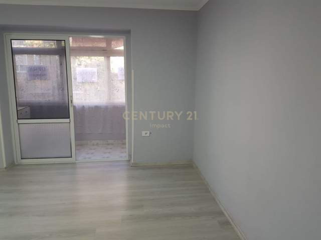 Tirane, jepet me qera apartament Kati 2, 56 m² 400 Euro (Rruga Shyqyri Bërxolli Tirana, Albania)