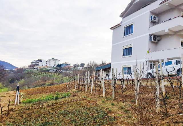 Tirane, shitet Vile 5.500 m² 850.000 Euro