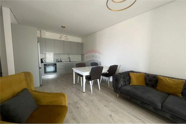 Tirane, jepet me qera apartament 2+1+BLK Kati 5, 120 m² 600 Euro (Rruga e Kavajes)