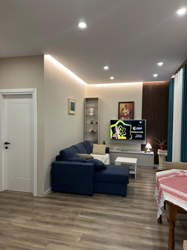 Tirane, jepet me qera apartament 1+1 Kati 3, 55 m² 650 € (Rruga Qemal Stafa)