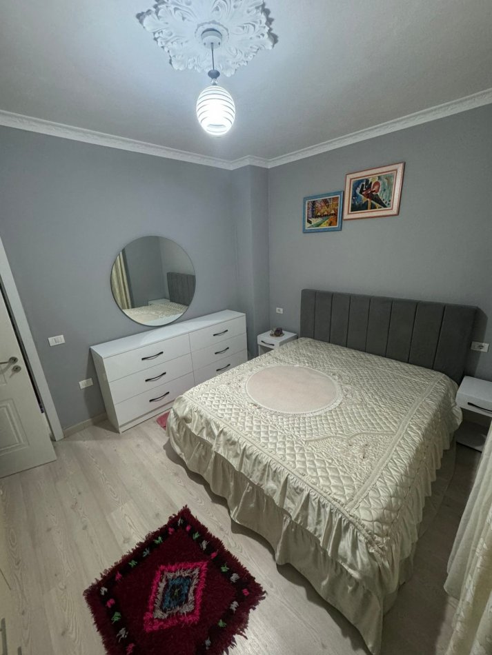 Tirane, jepet me qera apartament 1+1 Kati 1, 65 m² 480 € (RRUGA LONI LIGORI)