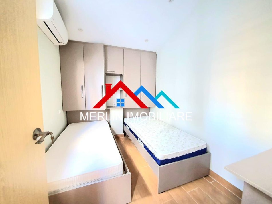 Tirane, jepet me qera apartament 2+1 Kati 3, 120 m² 750 € (NIKOLLA LENA,MYSLYM SHYRI)
