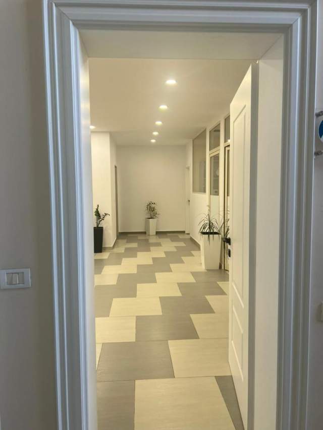 Tirane, shes zyre Kati 1, 350 m² 595.000 Euro (Rruga e Elbasanit)