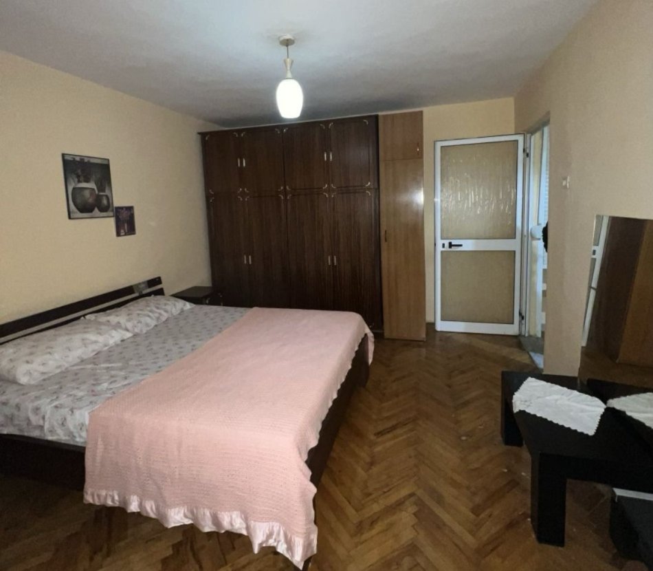 Tirane, jepet me qera shtepi 1+1 Kati 2, 50 m² 300 € (Qytet Studenti)