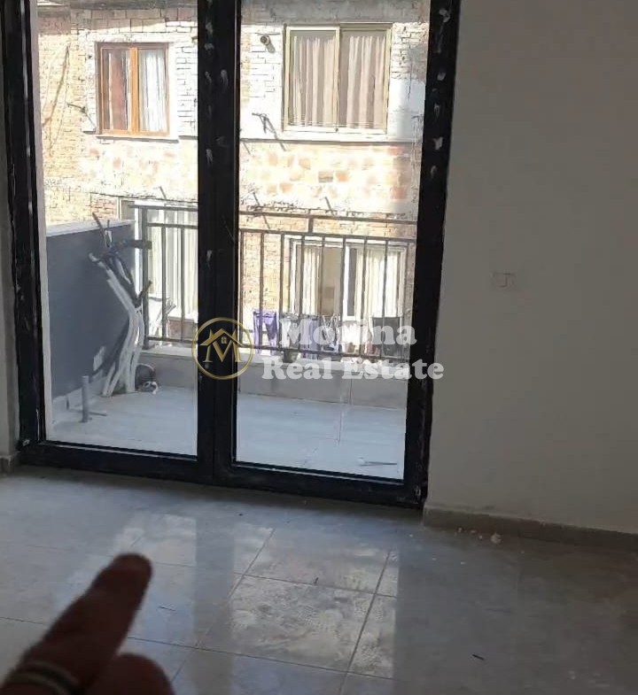 Tirane, jepet me qera apartament 2+1 Kati 2, 95 m² 700 € (Pazari i Ri)