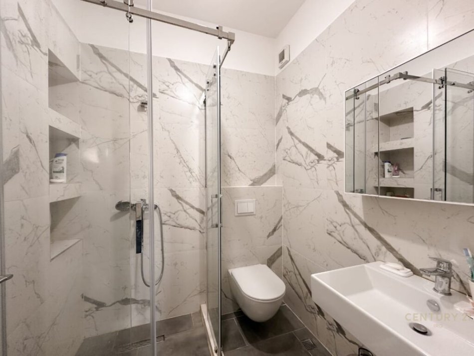 Tirane, shitet apartament 2+1+Ballkon Kati 2, 101 m² 198.000 € (perball UET-se ne Porcelan)