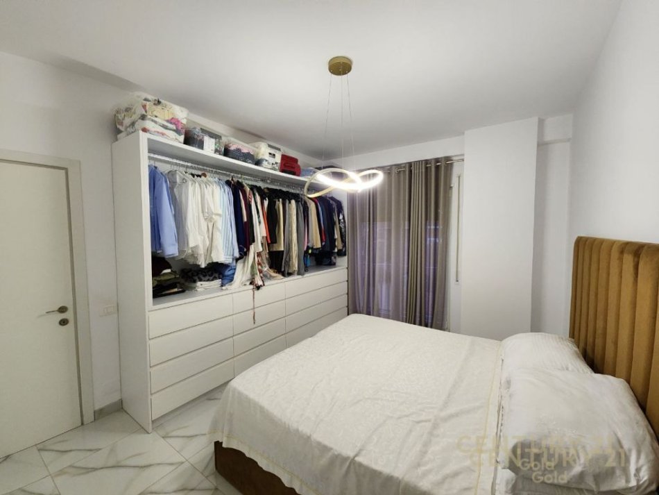 Tirane, shitet apartament 1+1 Kati 2, 80 m² 165.000 € (Rruga e Dibres, Vila Gold, prane Selvise)