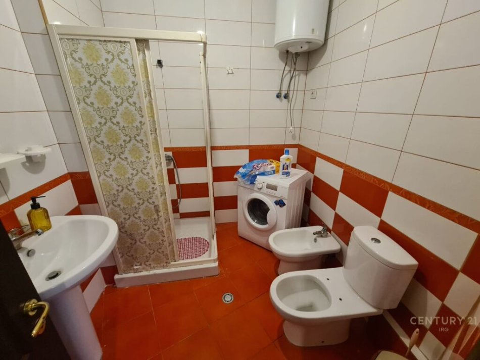 Tirane, jepet me qera 1+1+Ballkon Kati 1, 78 m² 450 € (ne Don Bosko)
