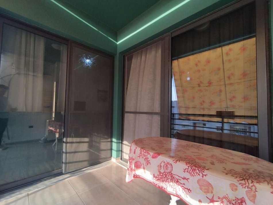 Tirane, shitet 2+1+Ballkon Kati 7, 96 m² 120.000 € (ne Astir)
