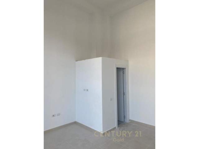 Tirane, jepet me qera ambjent biznesi Kati 0, 35 m² 350 Euro (Prane Toptani Center Tirana, Albania)