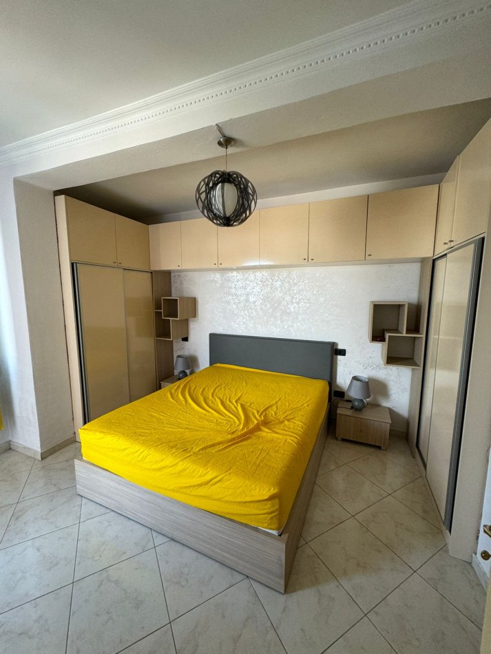 Tirane, jepet me qera apartament 1+1+Ballkon Kati 7, 60 m² 380 € (Astir , Vila L1 , rruga Loni Ligori prane pasticeri Nela 5)