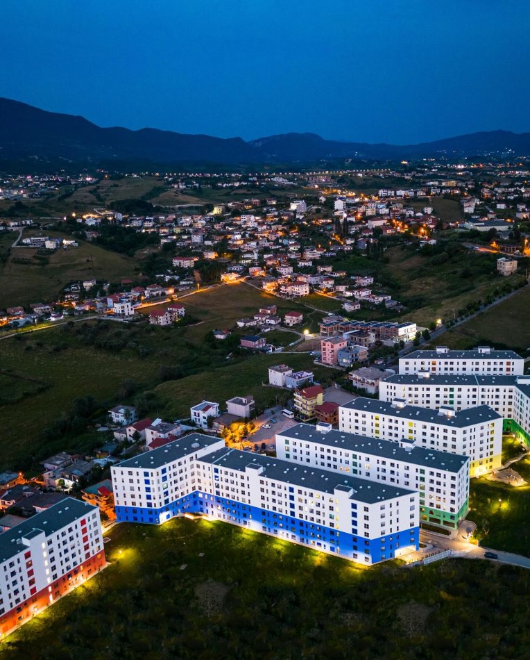Tirane, shitet apartament 2+1+Ballkon Kati 5, 93 m² 130.760 € (Kompleksi Kaimi, Ali Dem)