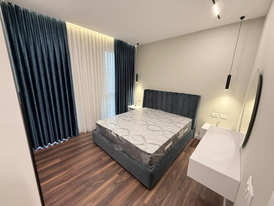 Tirane, jepet me qera 1+1 Kati 5, 60 m² 700 € (Fusha aviacionit)