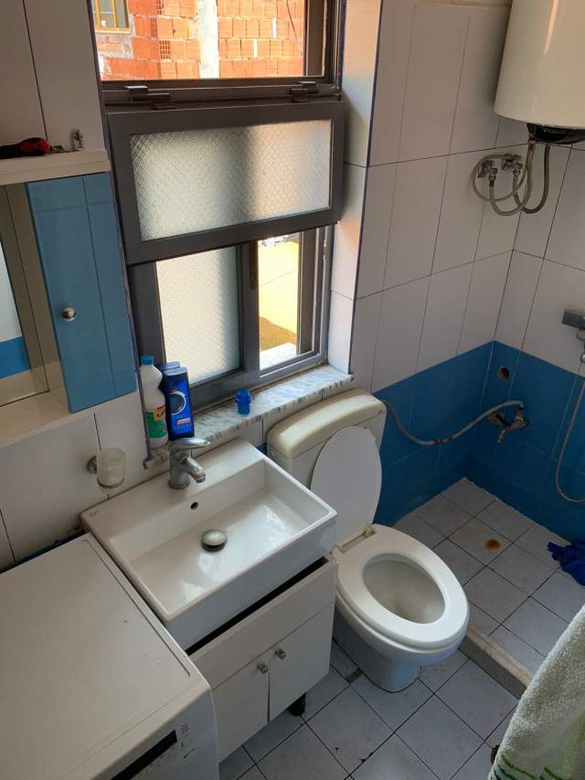 Tirane, jepet me qera apartament 1+1 Kati 2, 60 m² 30.000 Leke (Brryli)