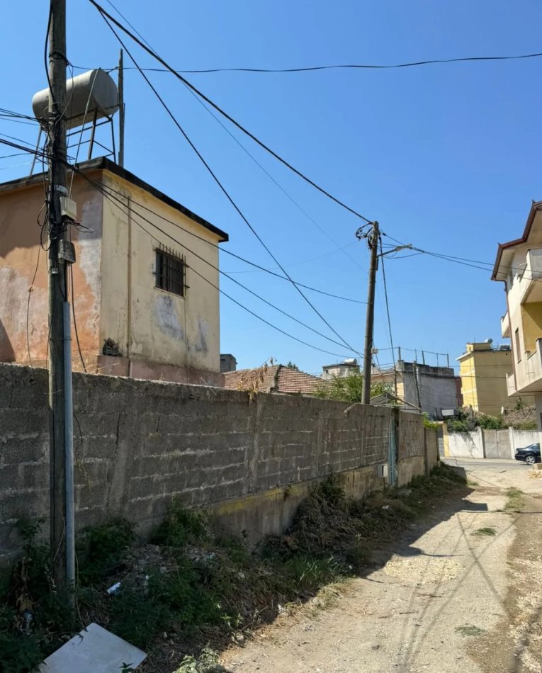 Kavaje, shitet truall , 440 m² 55.000 € (Afer shkolles,Rilindja,Kavaje)