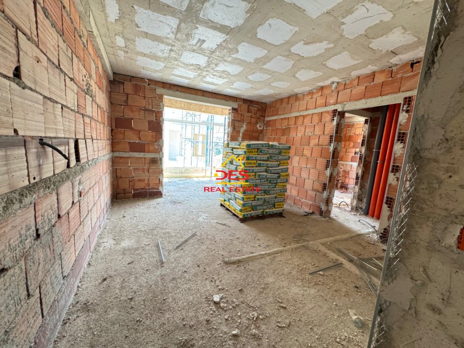 Vlore, shitet apartament 1+1 Kati 3, 69 m² 125.100 € (Rruga Sali Vranishti)
