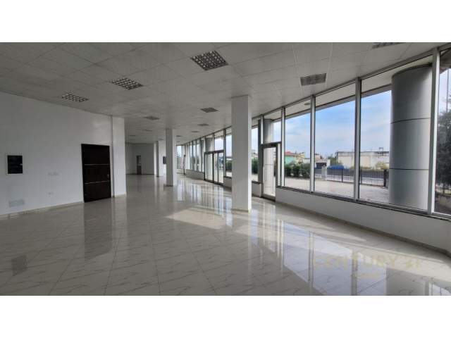Durres, jap me qera ambjent biznesi Kati 1, 1.650 m² 4.000 Euro (autostrada Tirane-Durres)