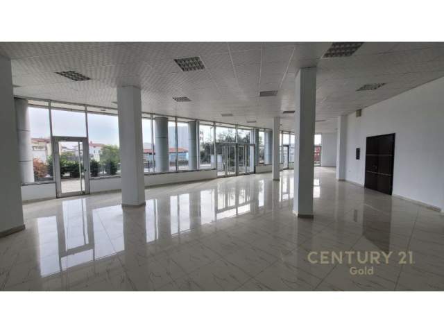Durres, jap me qera ambjent biznesi Kati 1, 1.650 m² 4.000 Euro (autostrada Tirane-Durres)