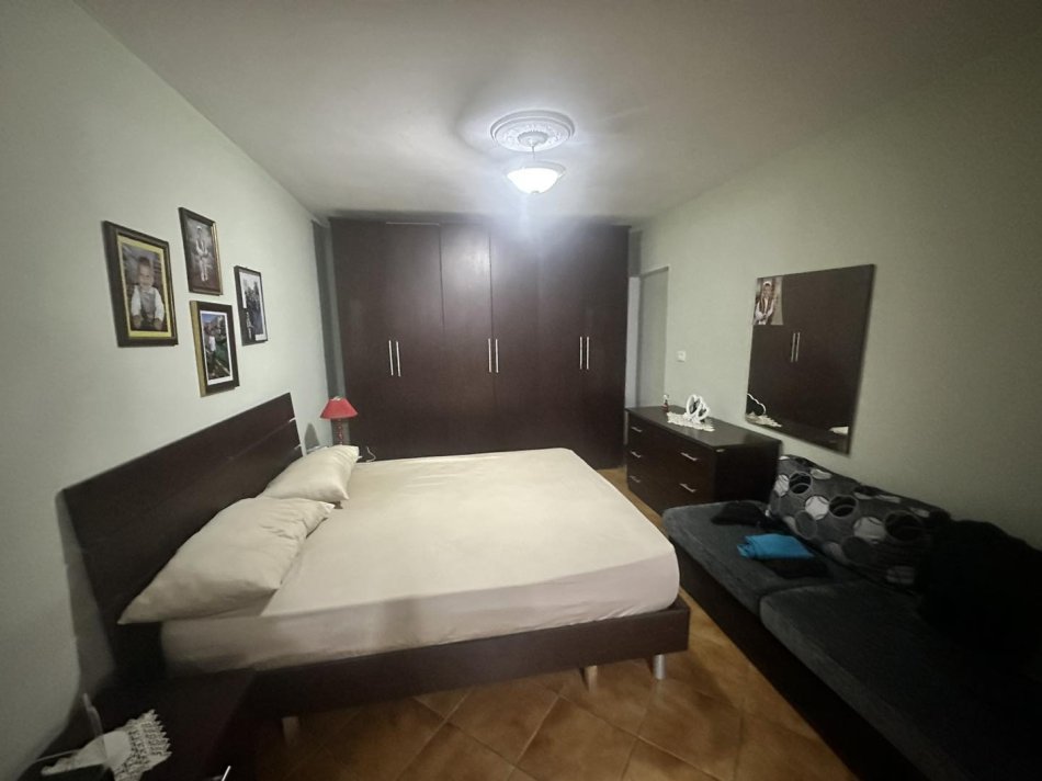 Tirane, jepet me qera apartament 2+1+Ballkon Kati 0, 80 m² 500 € (21Dhjetori te Neranxi)