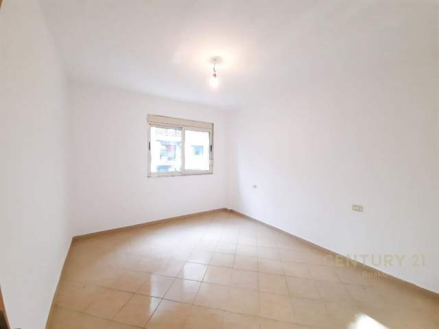 Astir-Shitet apartament 2+1+2 ballkone me vetrata xhami, Kati 2, 96 m² 77.000 Euro