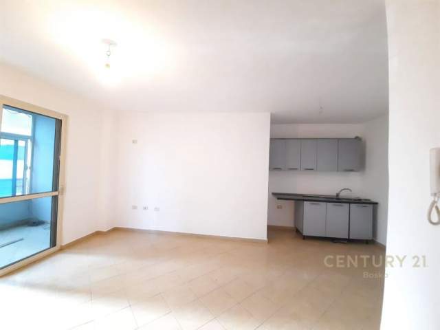 Astir-Shitet apartament 2+1+2 ballkone me vetrata xhami, Kati 2, 96 m² 77.000 Euro