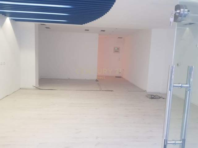 Tirane, ambjent 1.200 Euro (sheshi Willson)