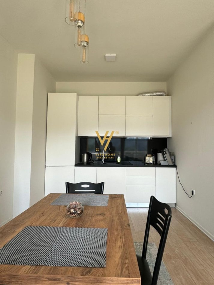Tirane, jepet me qera apartament 2+1+Ballkon Kati 4, 110 m² 1.300 € (RRUGA E KOSOVAREVE)