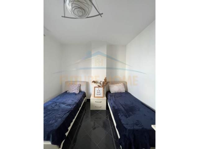 Tirane, jepet me qera apartament 1+1+BLK Kati 2, 120 m² 400 Euro (FRESKU)