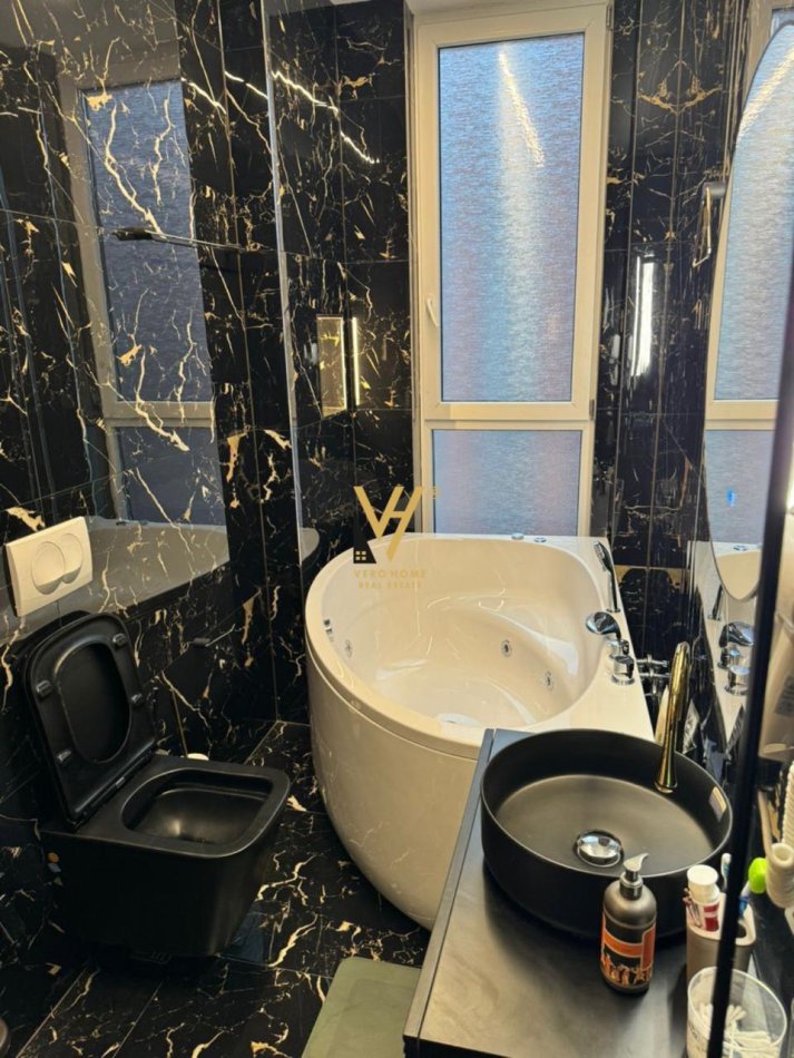 Tirane, shitet apartament+verande | Penthouse 2+1+Aneks+Ballkon Kati 4, 210 m² 310.000 € (BULEVARDI I RI)